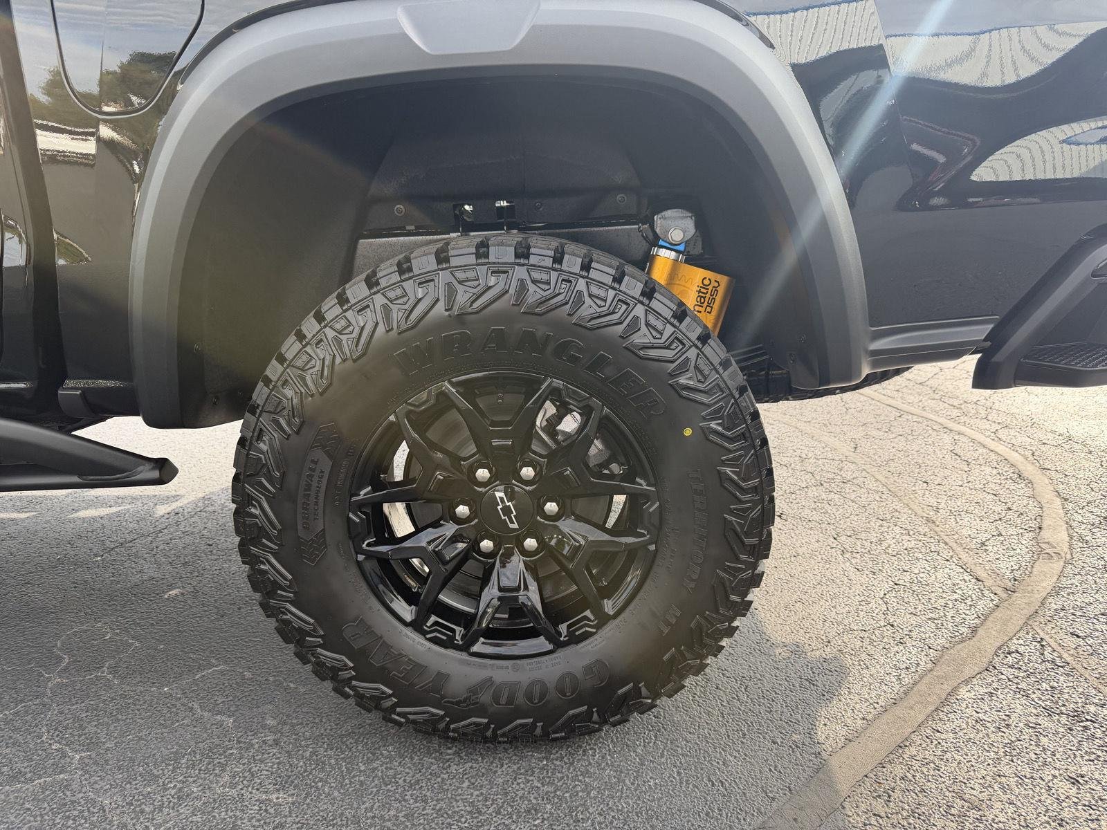 2026 Chevrolet Colorado ZR2 - Photo 18