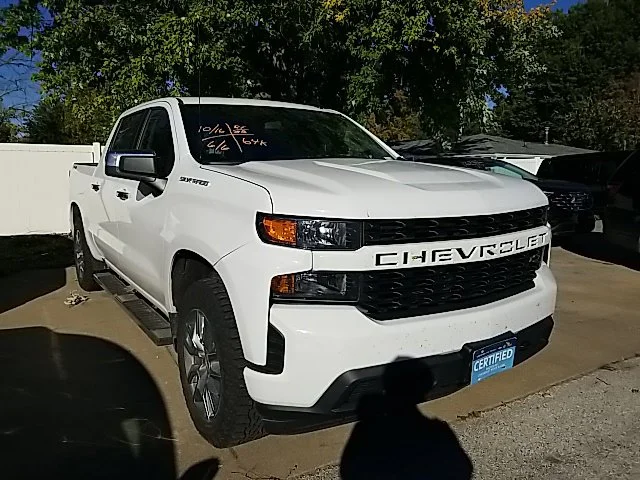 Used 2020 White Chevrolet Custom image 3
