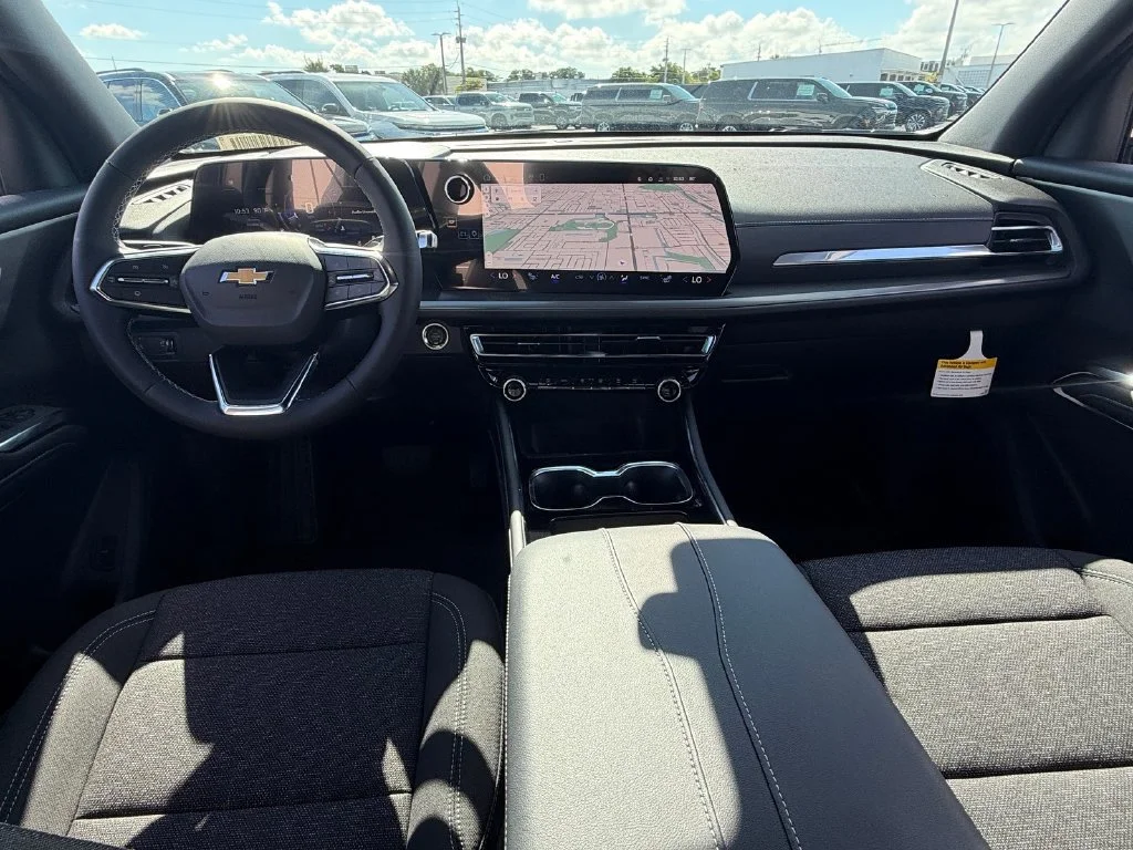 2027 Chevrolet Traverse LT - Photo 13