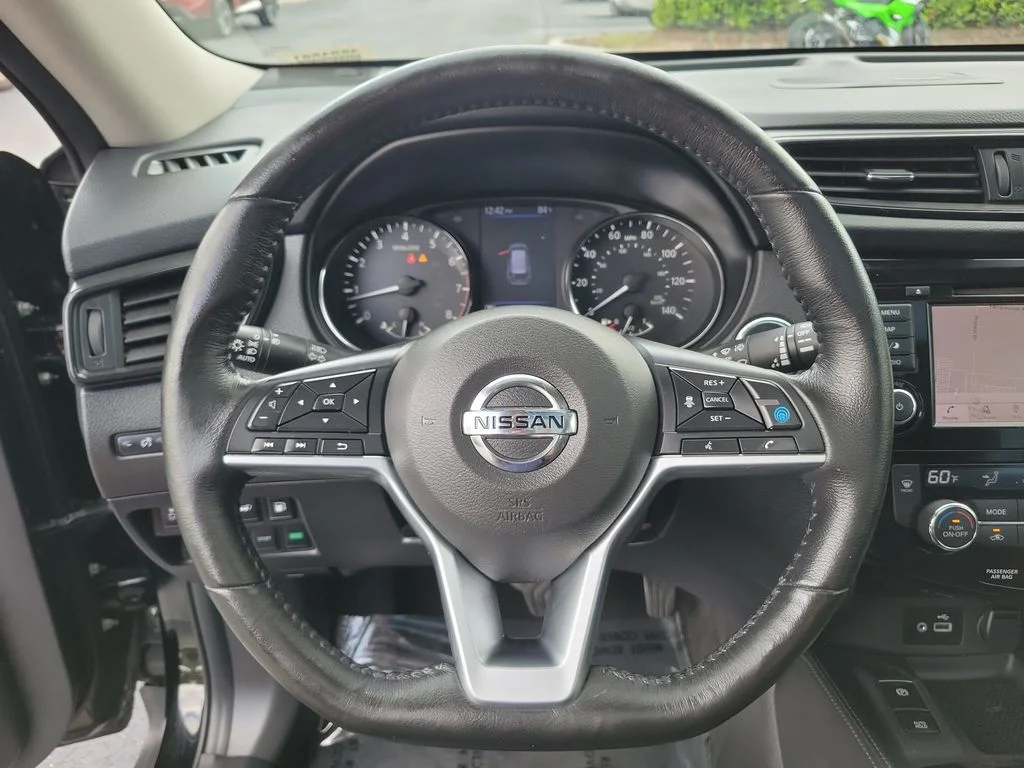 Used 2018 Black Nissan SL image 27