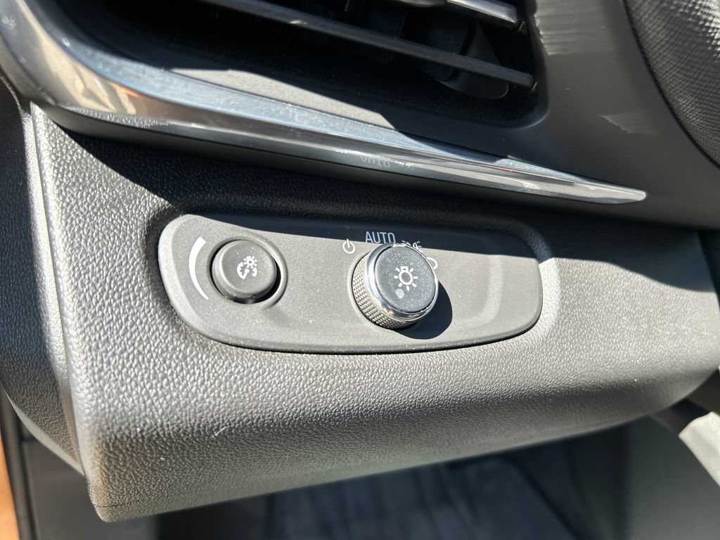 Used 2024 Copper Ice Metallic Buick Preferred image 20