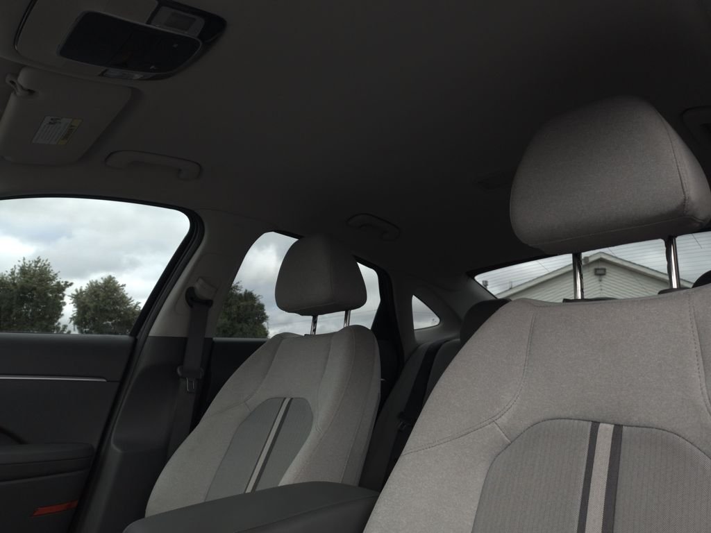 Used 2021 Black Hyundai SE image 23