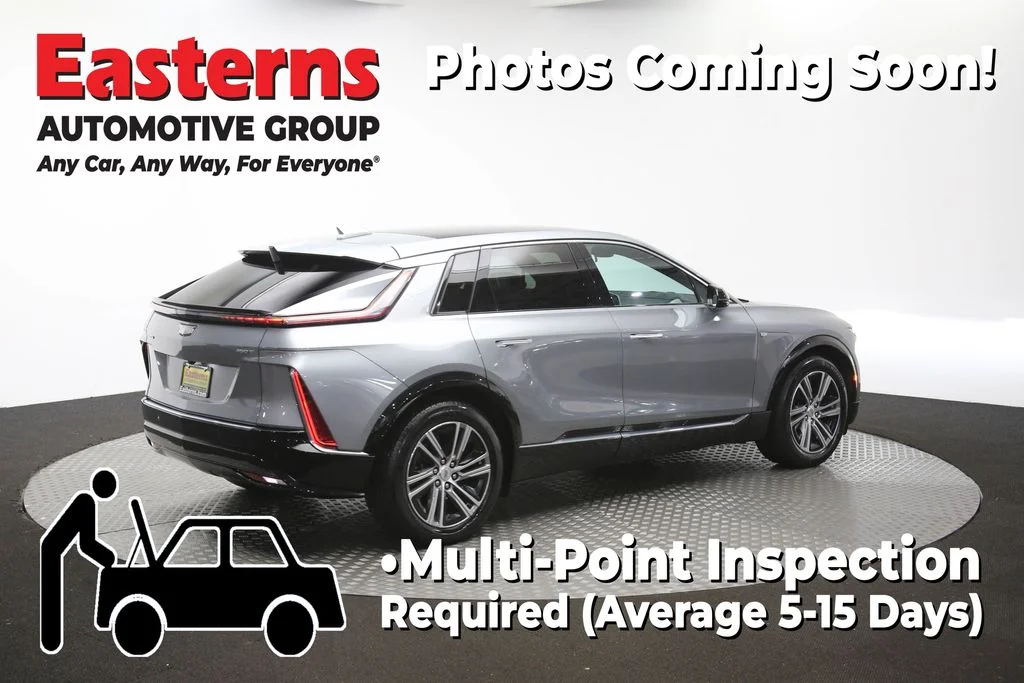 Used 2024 Silver Cadillac Luxury image 43