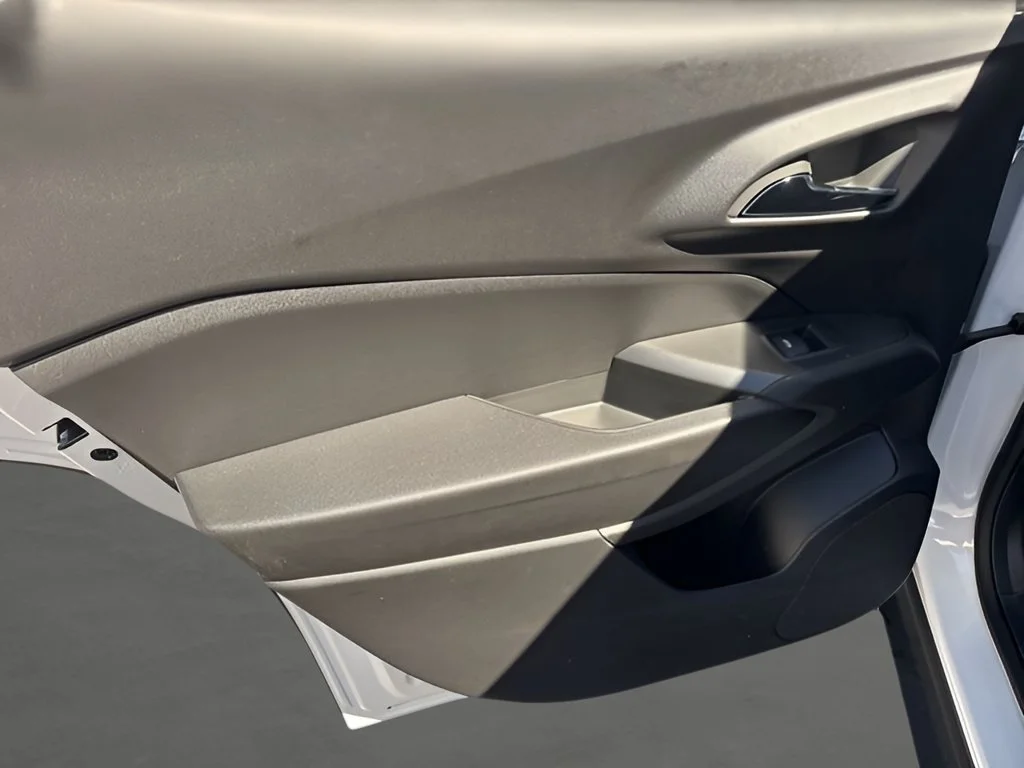 New 2026 Summit White Chevrolet ACTIV image 17