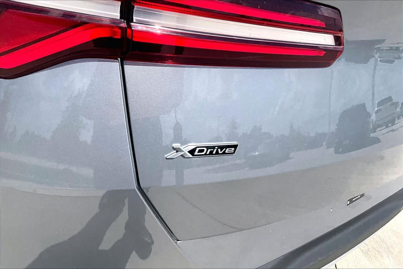 Used 2026 Skyscraper Grey Metallic BMW 30 xDrive image 9