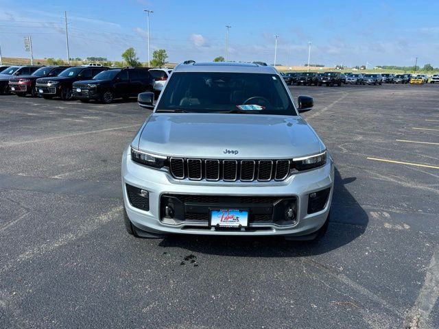 Used 2021 Silver JEEP Overland image 6
