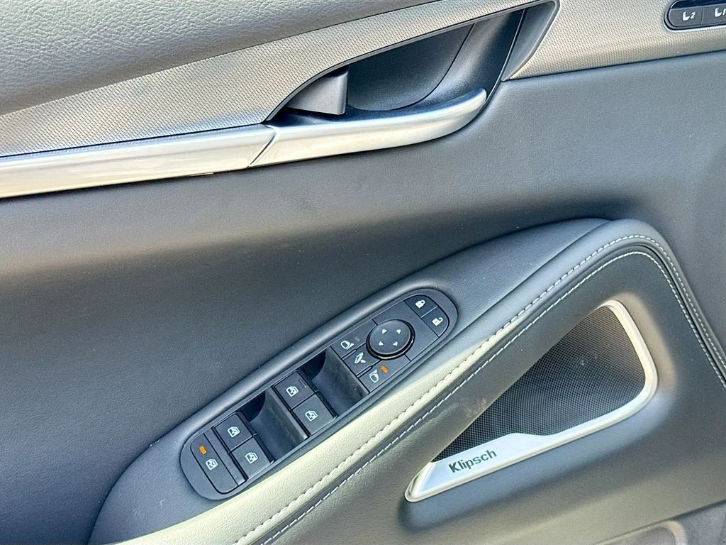 New 2027 HARBOR GRAY INFINITI Luxe FWD image 18
