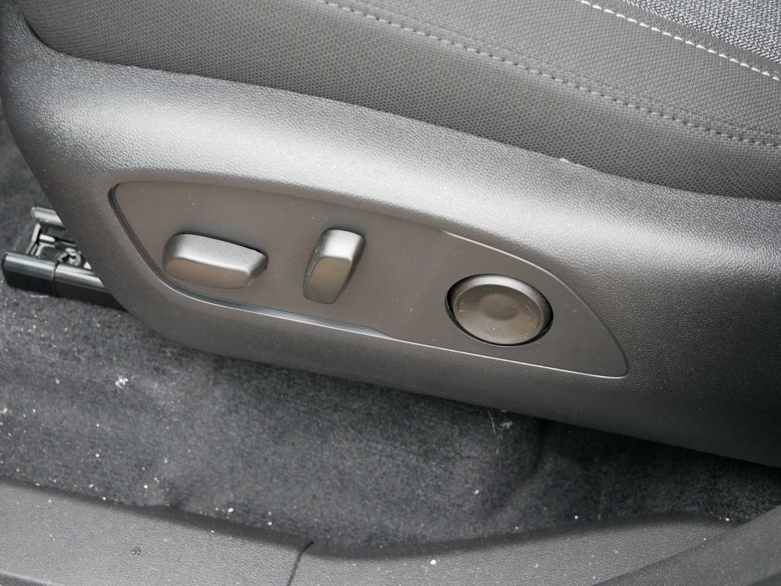 2026 GMC Acadia Elevation - Photo 17
