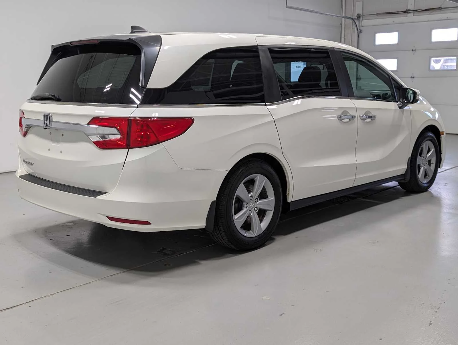 Used 2019 White Diamond Pearl Honda EX-L image 8