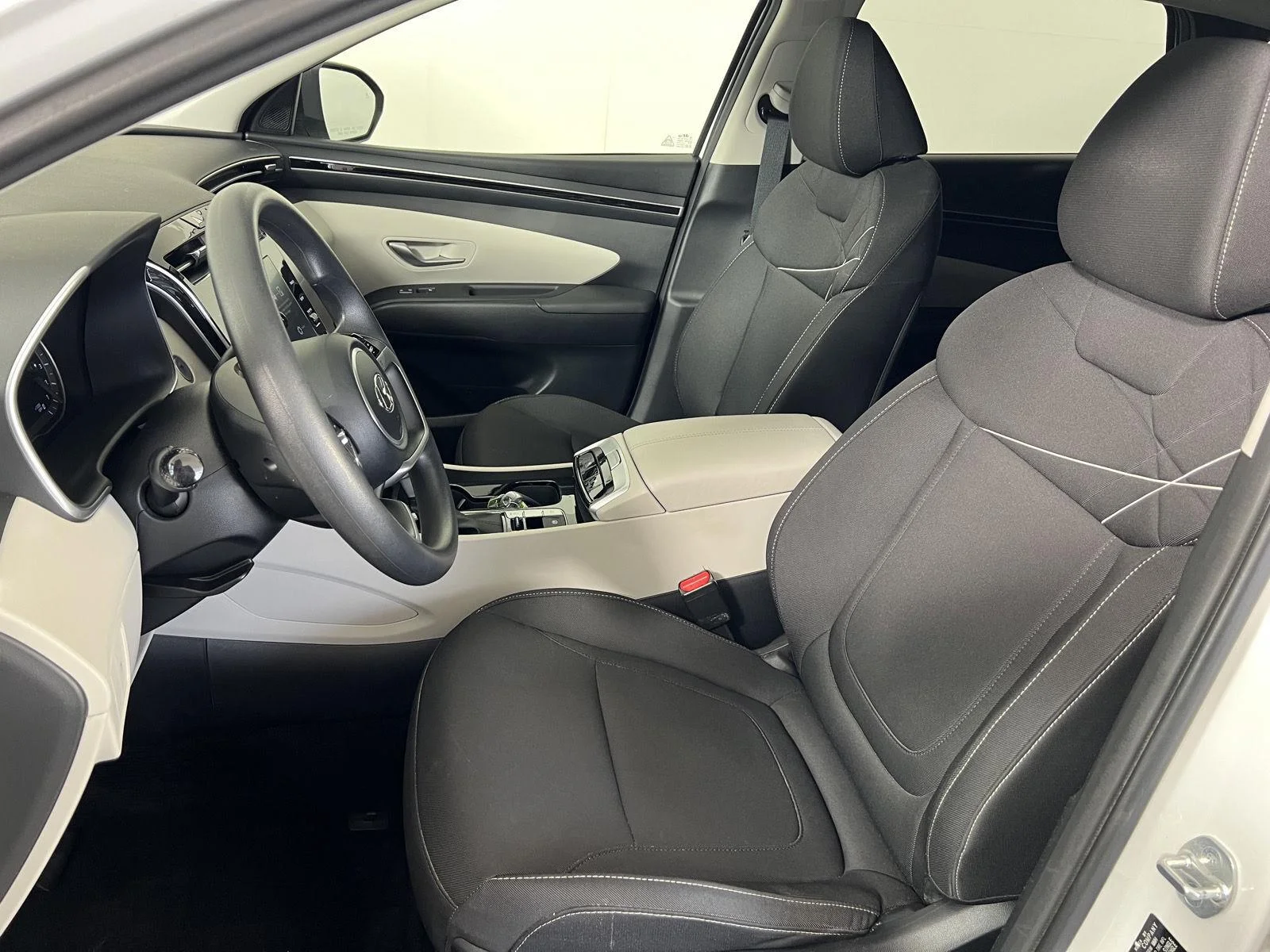 Used 2023 Wh Hyundai SEL image 6