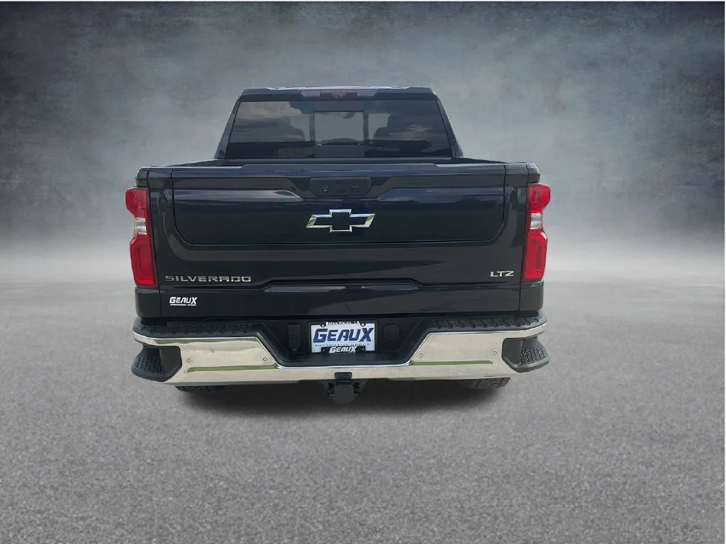Used 2022 Gray Chevrolet LTZ image 6