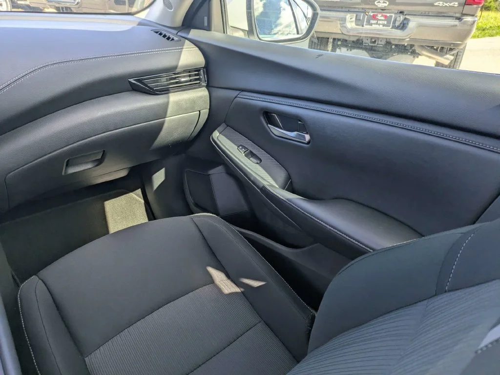 Used 2025 White Nissan SV image 16