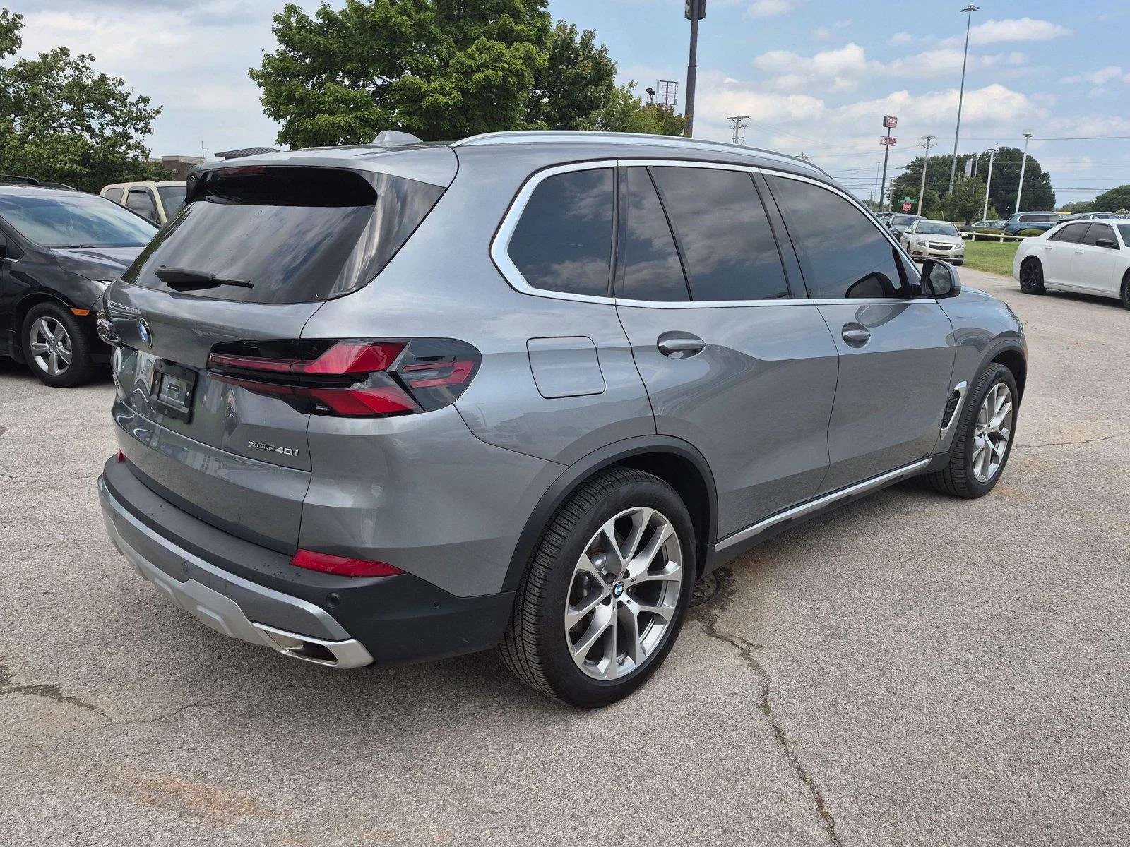 Certified Used 2025 Skyscraper Grey Metallic BMW xDrive40i image 5