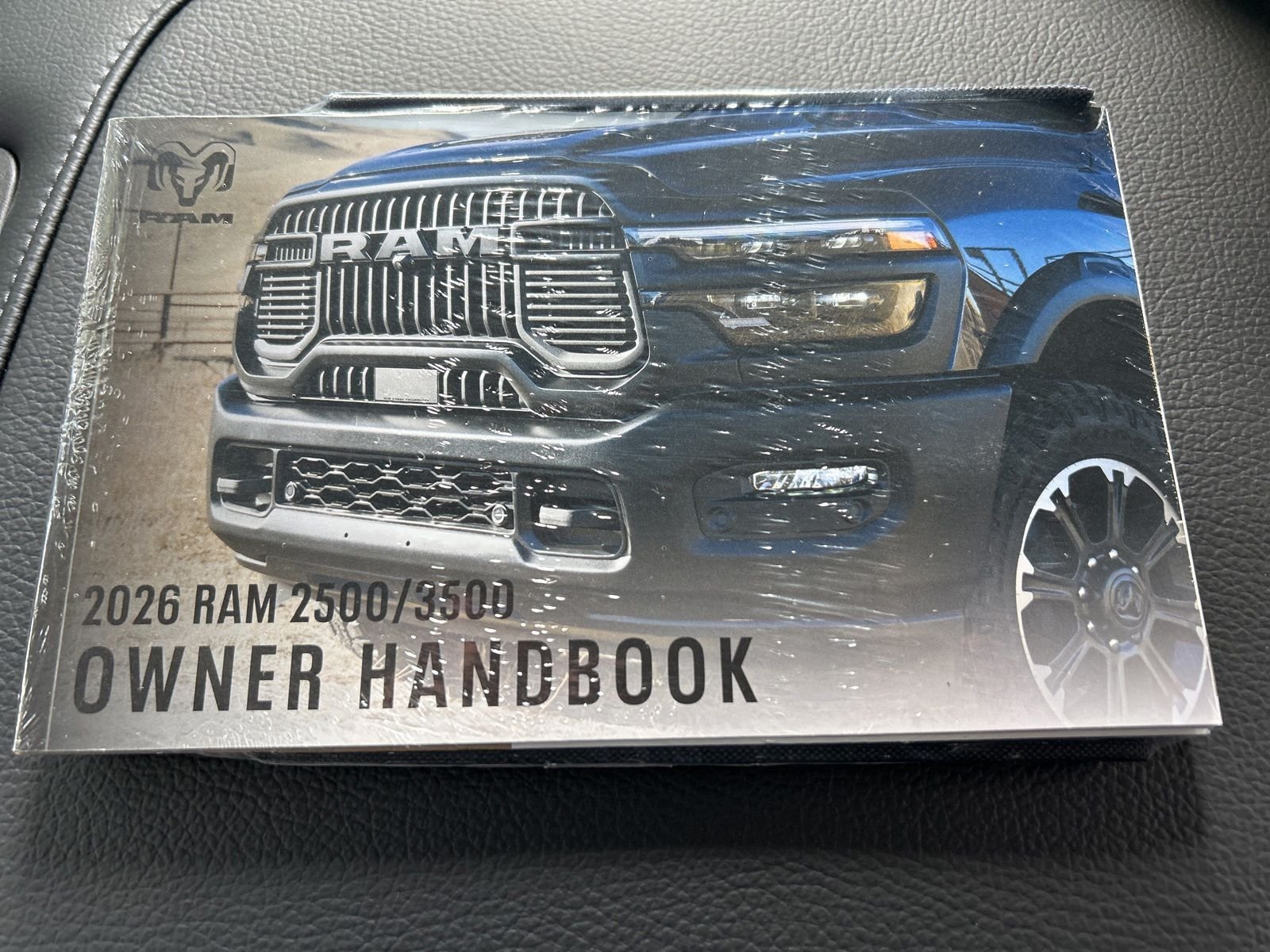 New 2026 Bright White Clear-Coat Exterior Paint RAM Tradesman image 18
