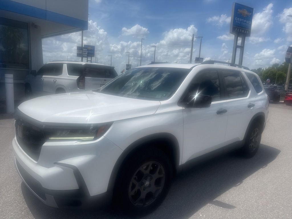 2025 Honda Pilot TrailSport AWD's photo