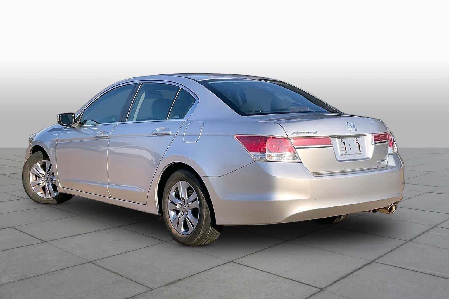 Used 2012 Polished Metal Metallic Honda SE image 12
