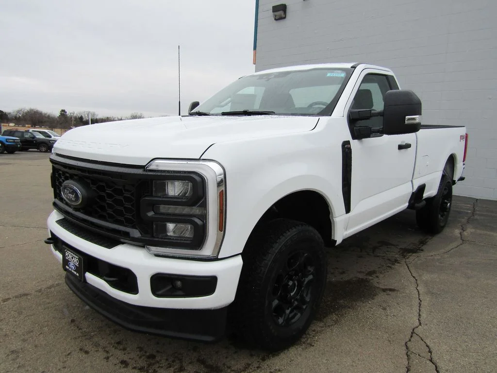 New 2026 Oxford White Ford F-350® XL image 33