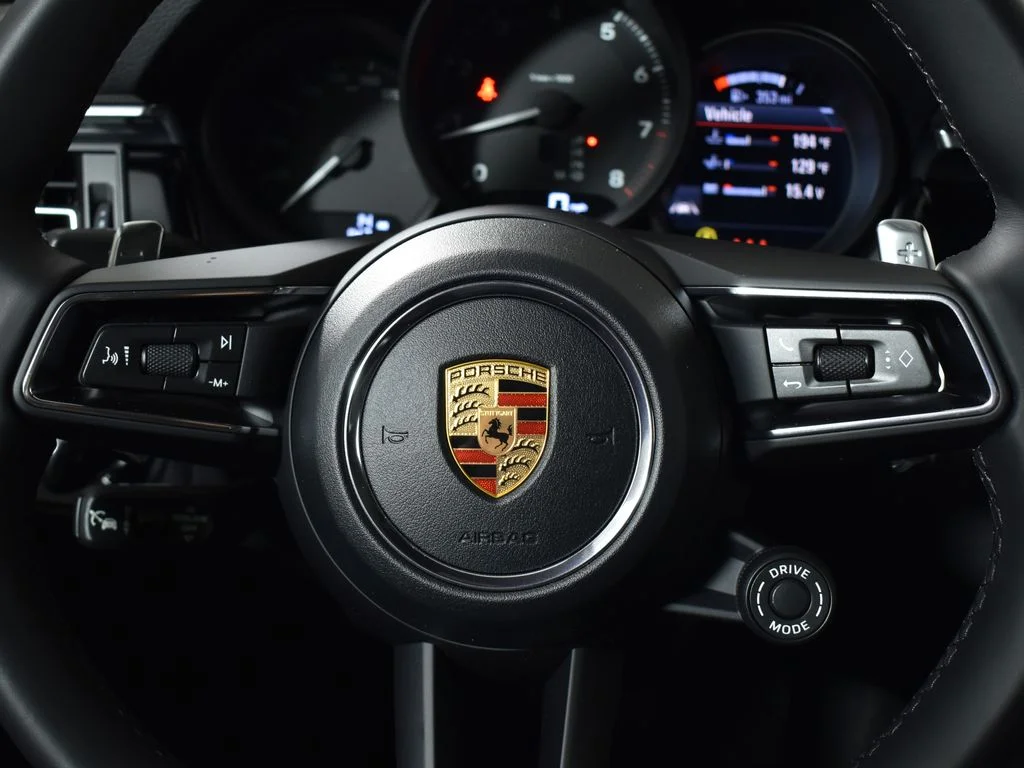 2026 Porsche Macan - Photo 19