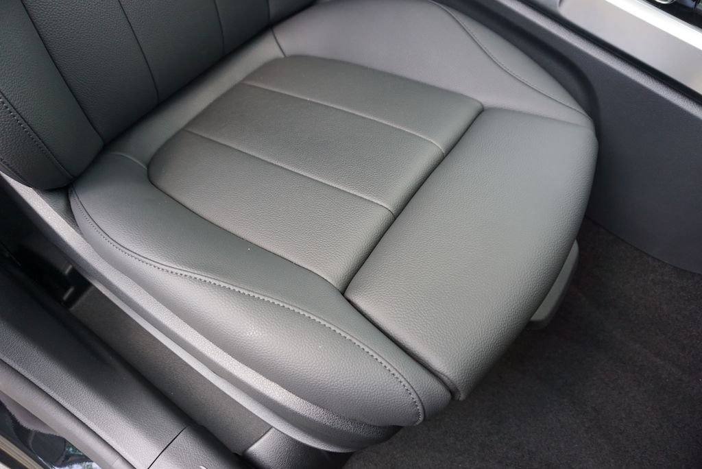 2025 Mercedes-Benz GLB Base - Photo 69