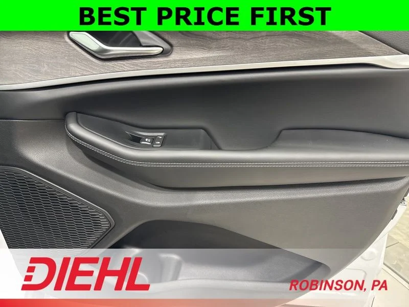 New 2026 Bright White Clear-Coat Exterior Paint Jeep Altitude image 15