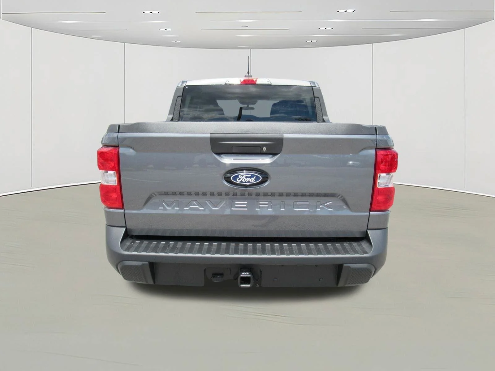 New 2026 Carbonized Gray Metallic Ford XLT image 6