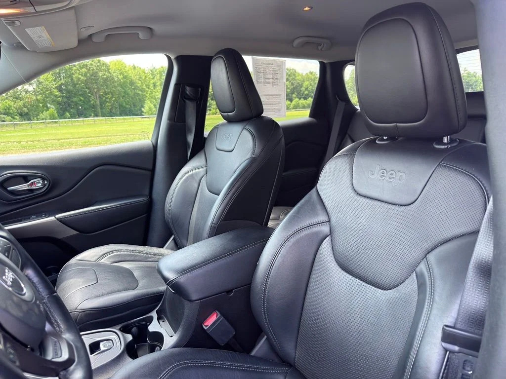 Used 2021 Green Jeep Latitude Lux image 26