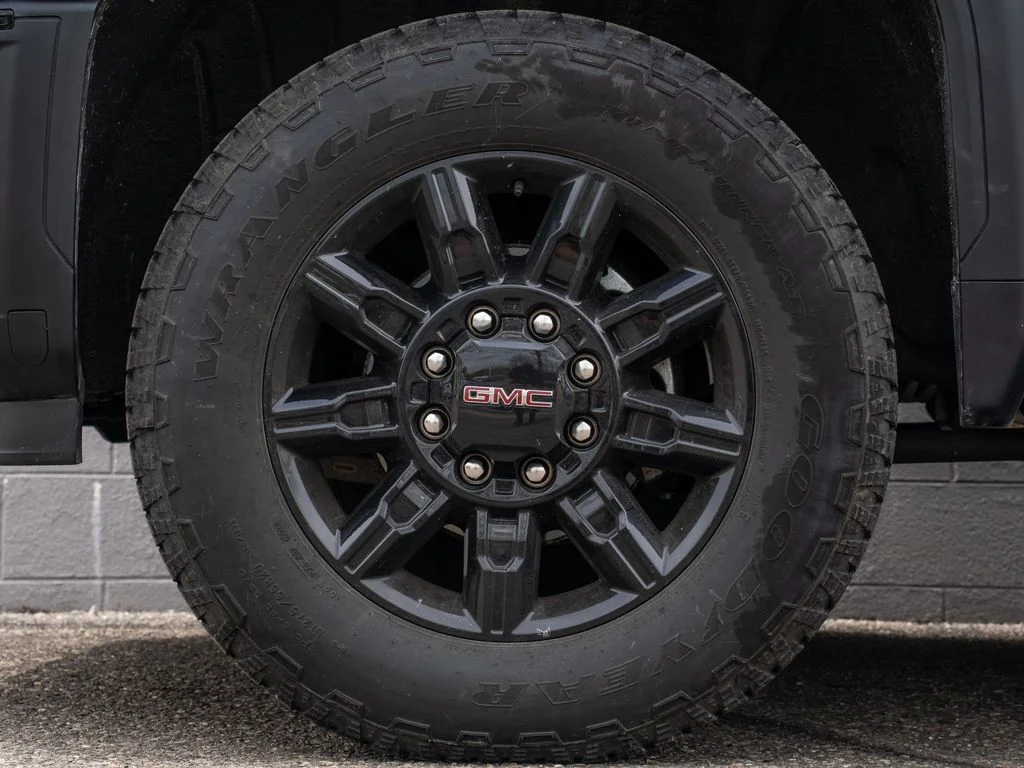 Used 2025 Gray GMC AT4 image 12