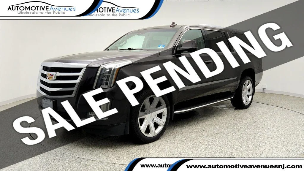 2018 Cadillac Escalade ESV AWD Luxury's photo