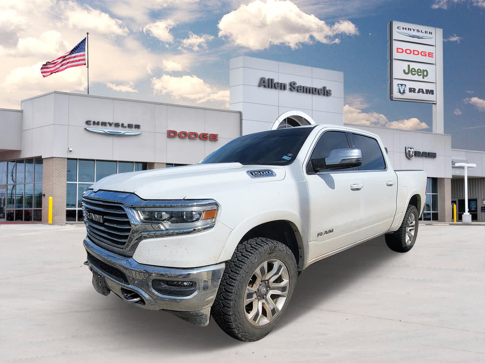2023 RAM 1500 Longhorn 4x4 Crew Cab 5'7's photo