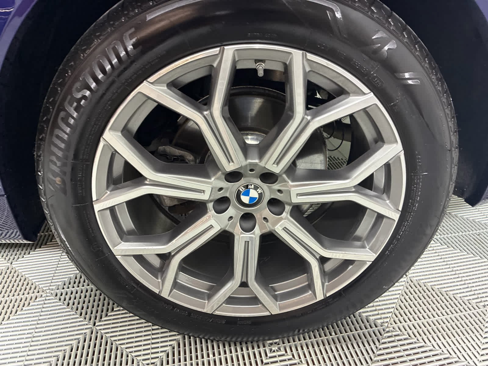 Certified Used 2024 Tanzanite Blue II Metallic BMW xDrive40i image 9