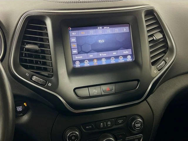 2020 Jeep Cherokee Latitude Plus - Photo 17