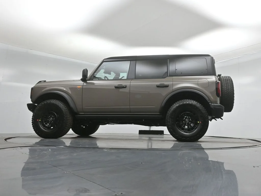 New 2026 Marsh Gray Ford Badlands image 50