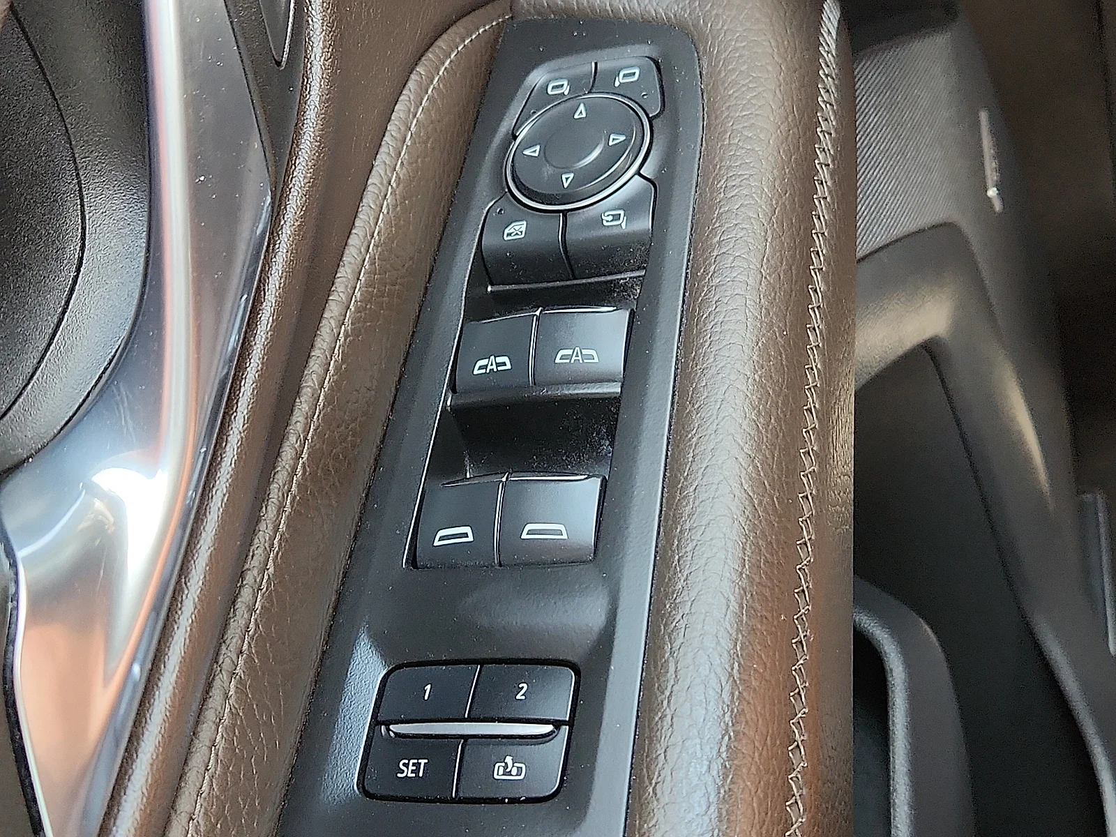 Used 2024 White GMC Denali image 22