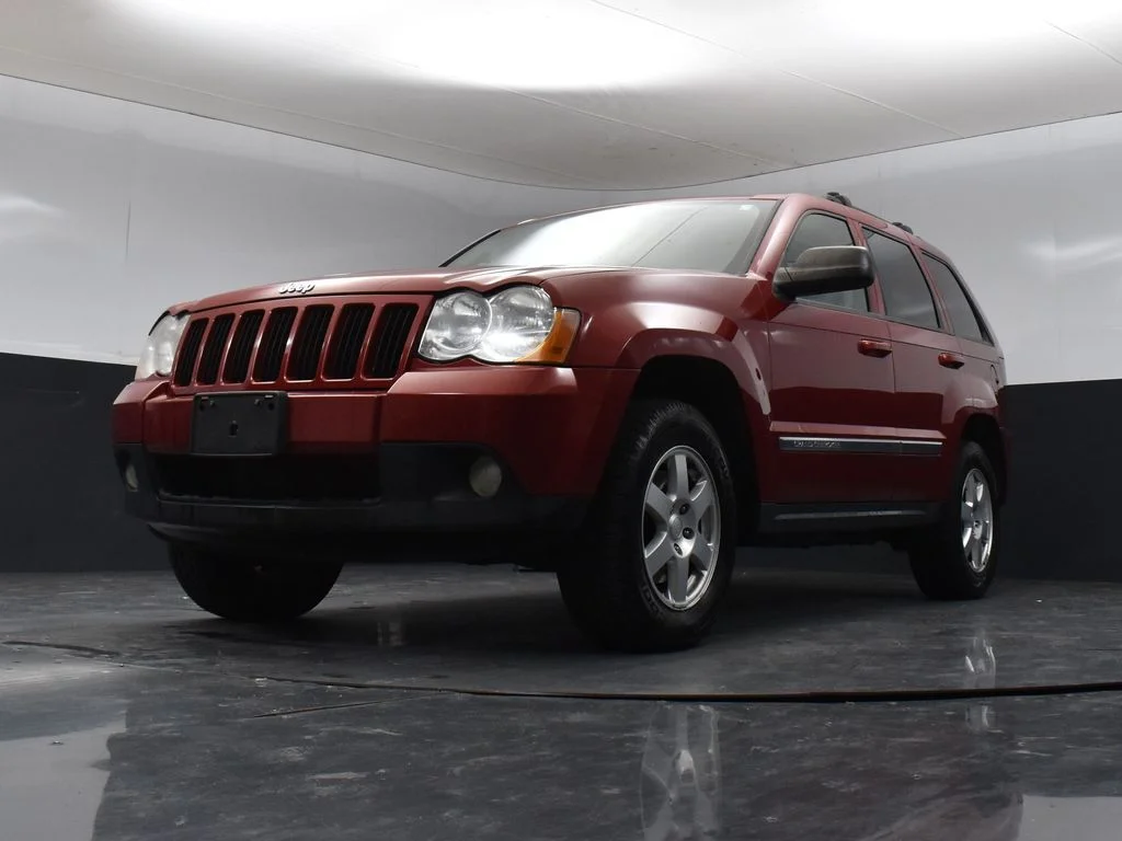 Used 2010 Red Jeep Laredo image 12