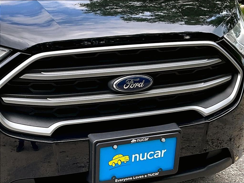 Used 2019 Shadow Black Ford SE image 31