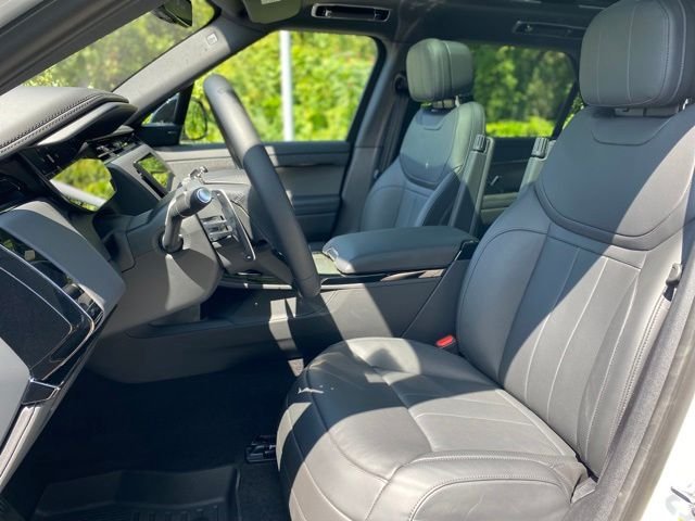 Certified Used 2023 White Land Rover SE Dynamic image 12