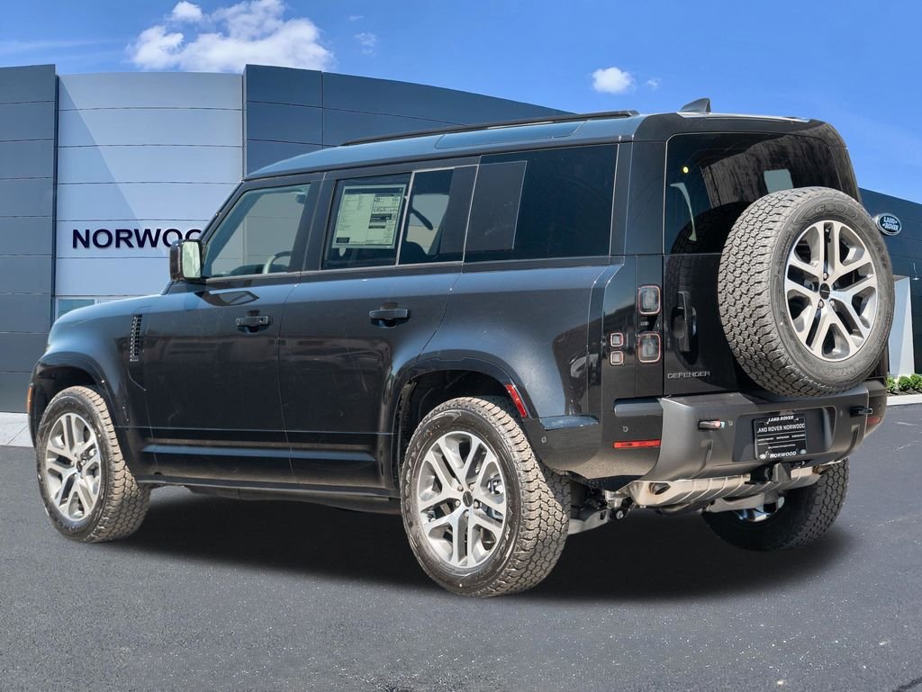 New 2026 Black Land Rover X-Dynamic SE image 6