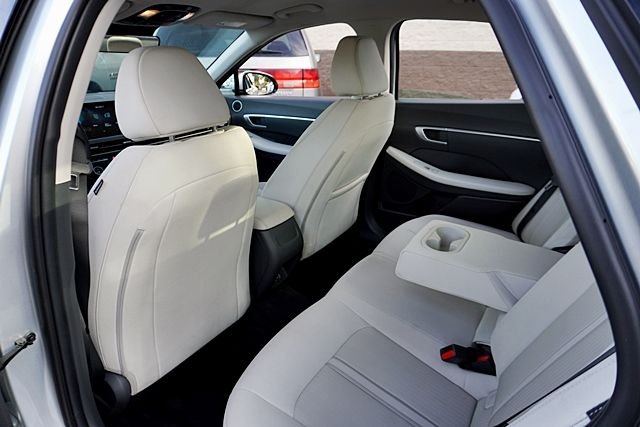 Used 2024 Silver Hyundai SEL image 15