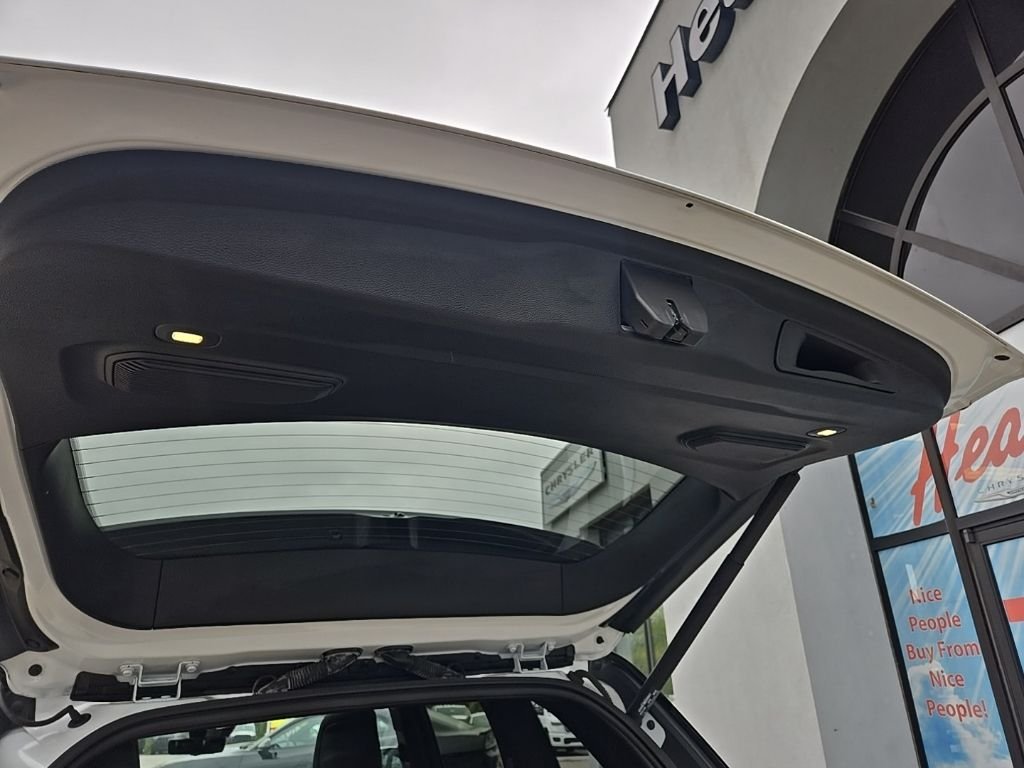 Used 2022 White Jeep Summit Reserve image 109
