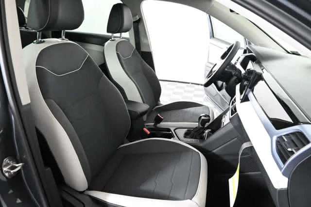 New 2026 Platinum Gray Metallic Volkswagen SE image 11