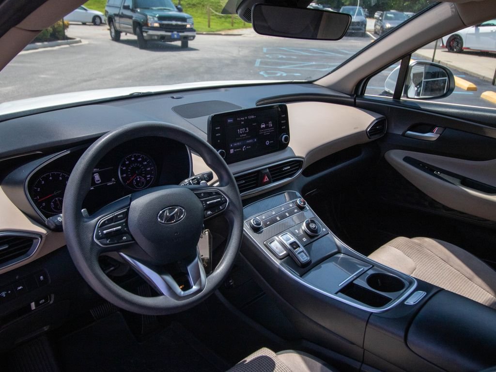 Used 2023 White Hyundai SE image 6