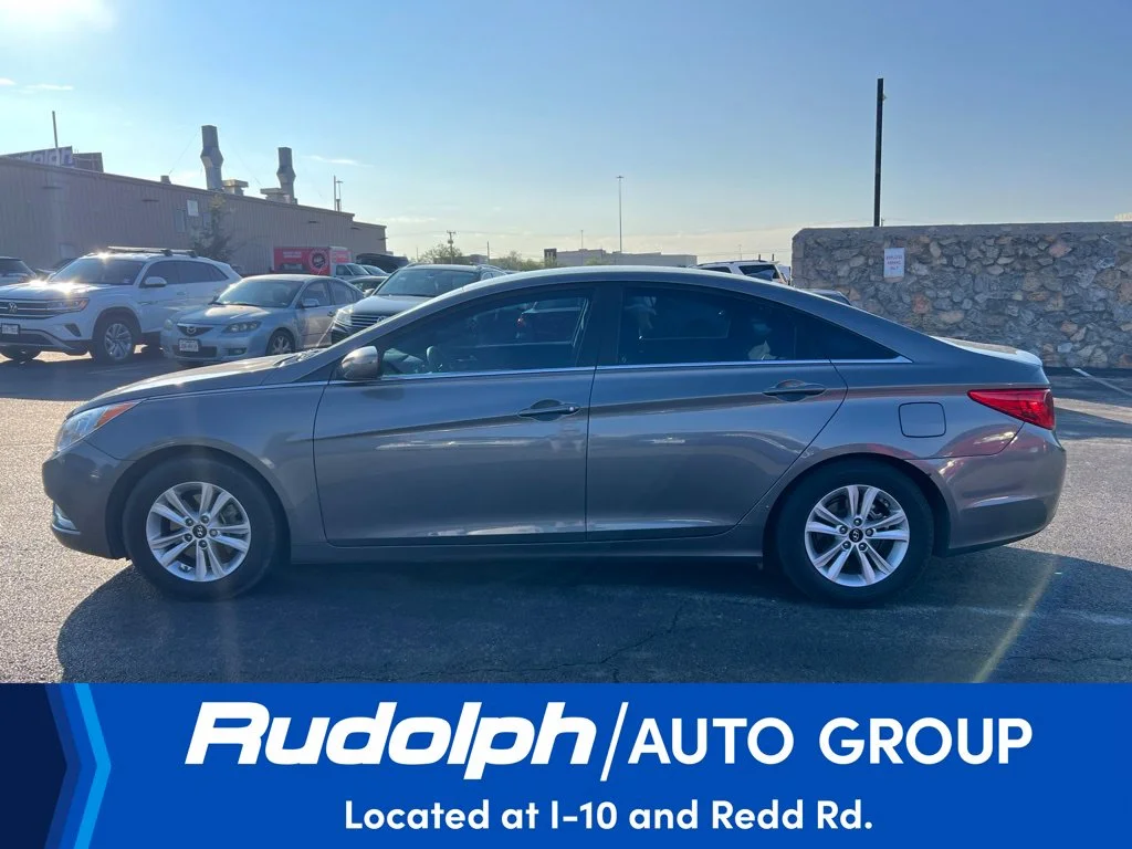 Used 2013 Gray Hyundai GLS image 2