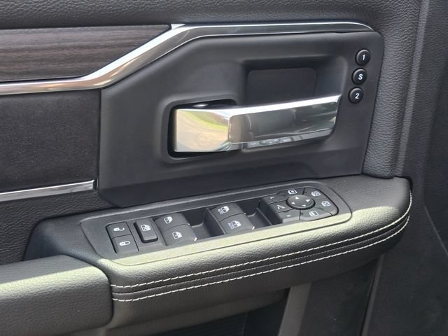 New 2026 Granite Crystal Metallic Clear-Coat Exterior Paint RAM Laramie image 44