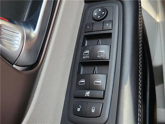Used 2023 White Chrysler LX Passenger image 17