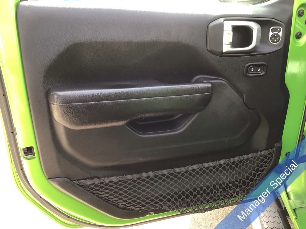 Used 2018 Green Jeep Unlimited Sport S image 21