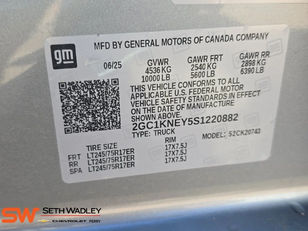 Used 2025 Sterling Gray Metallic Chevrolet LT image 33