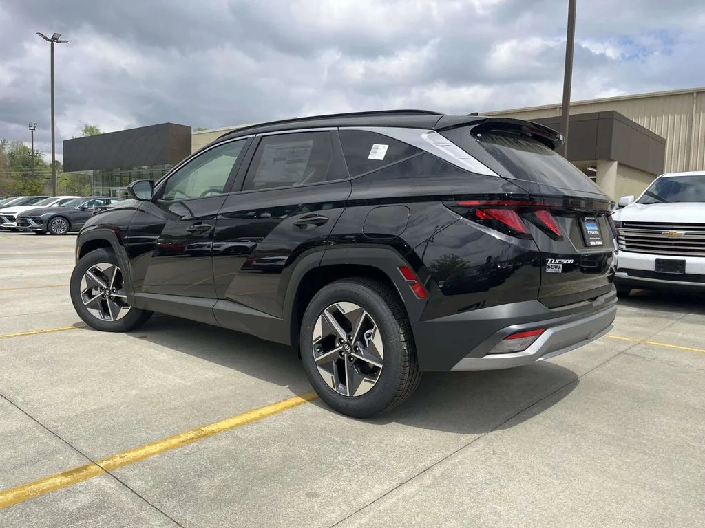 New 2026 Black Hyundai SEL image 5