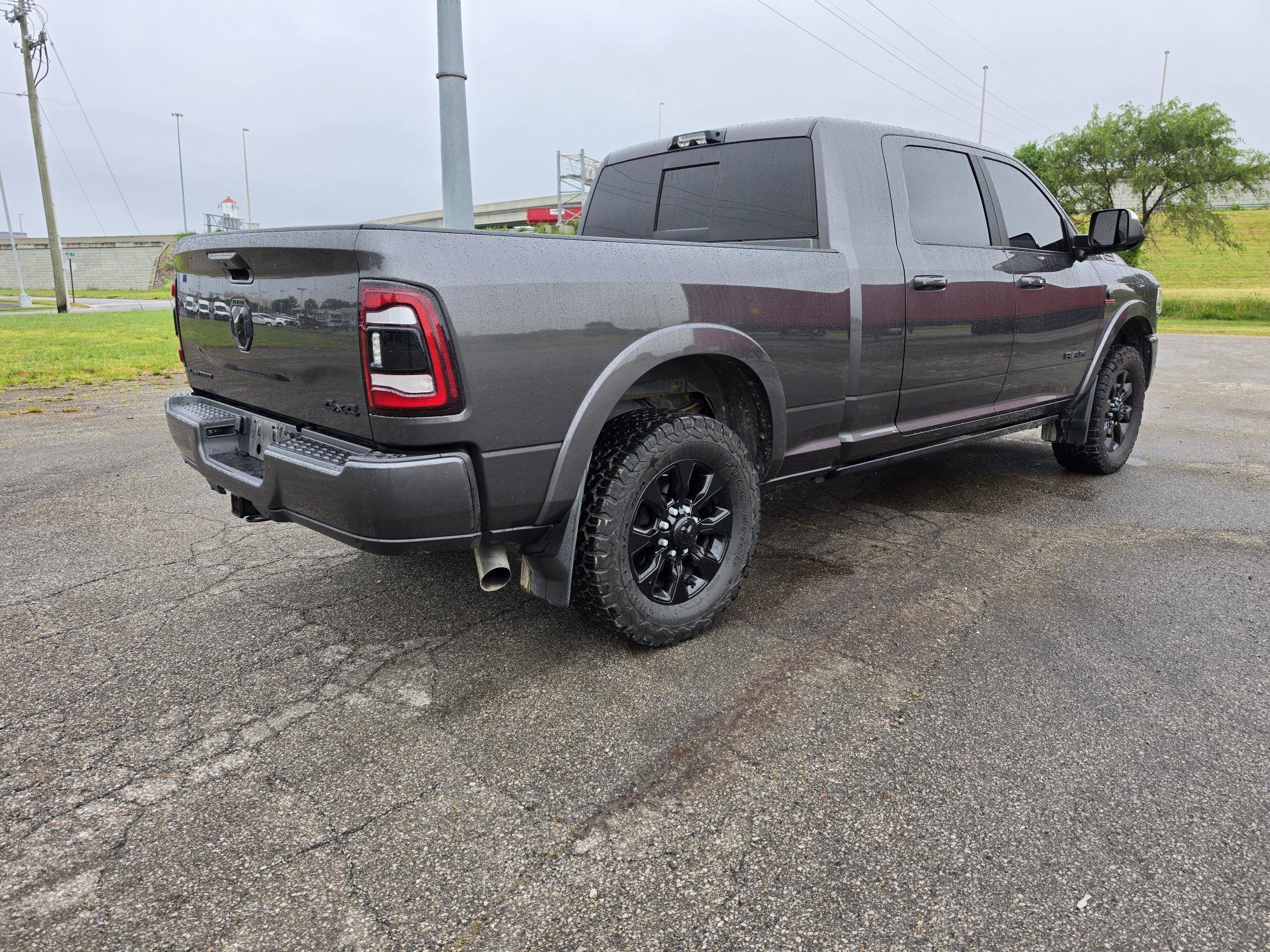 Used 2022 Granite Crystal Metallic Clearcoat Ram Limited image 3
