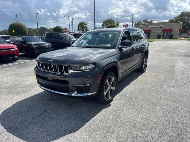 Used 2023 Gray Jeep Limited image 6
