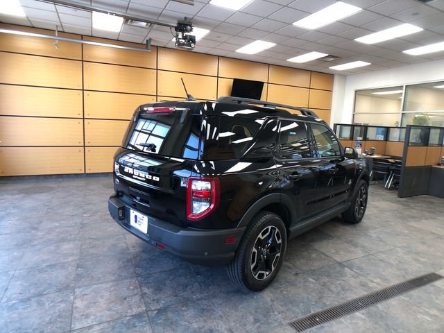 Certified Used 2023 Shadow Black Ford Outer Banks image 7